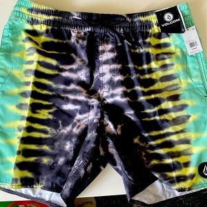 Volcom Polly Pack Trunk 17” NWT